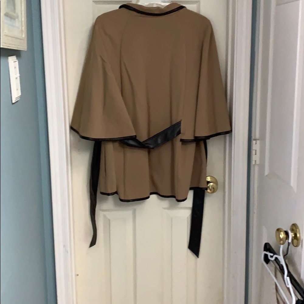 Cache Jacket - Picture 3 of 3